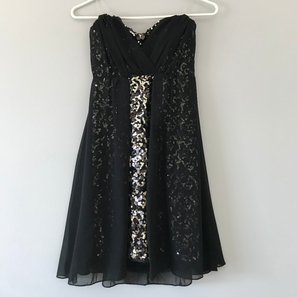 BRAND NEW- Von Maur Black and Gold Dress